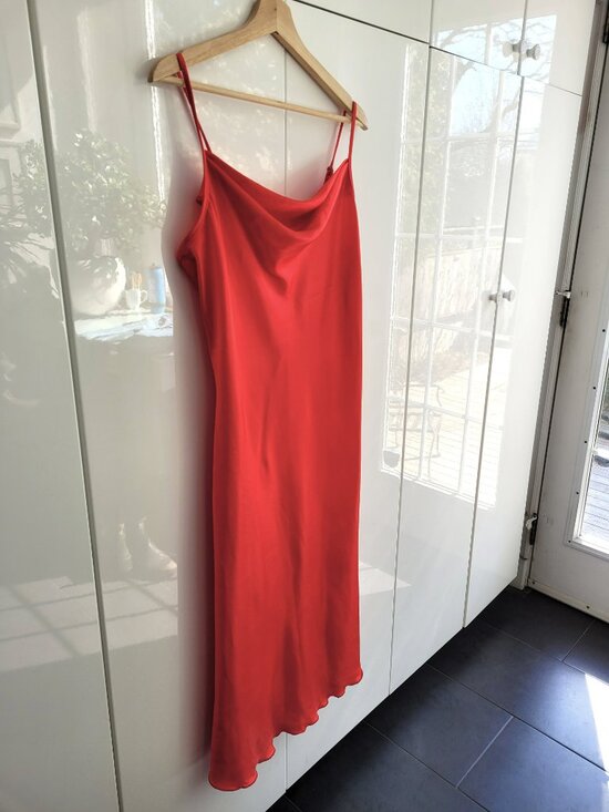 Bebe Red Satin Cowl Neck Midi Slip Dress Size M - Picture 4 of 8